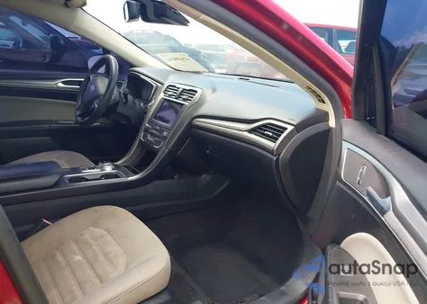 2019 Ford Fusion S z USA, uszkodzony, nr VIN 3FA6P0G72KR111604